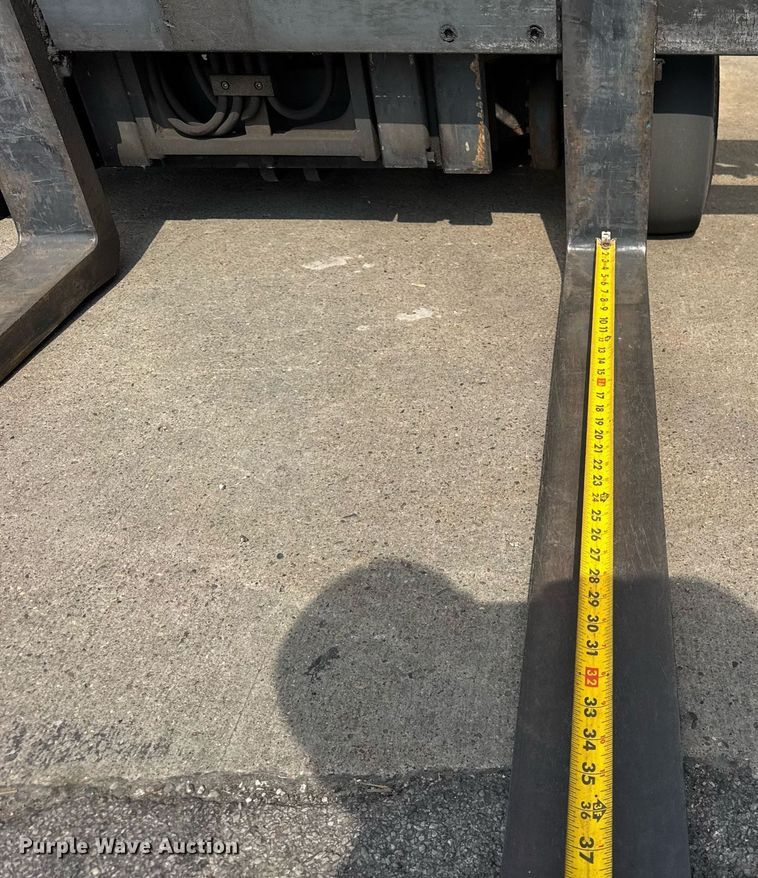 image for item DI9043 2015 CombiLift C6600CB forklift