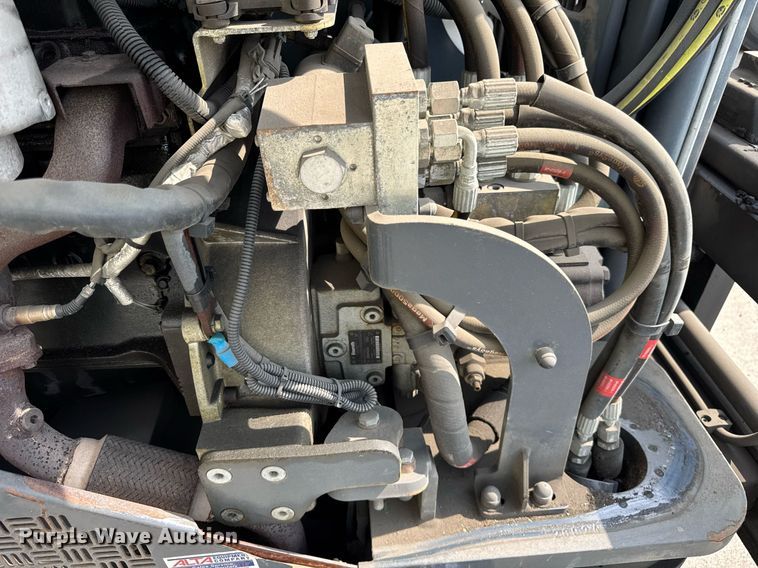 image for item DI9043 2015 CombiLift C6600CB forklift