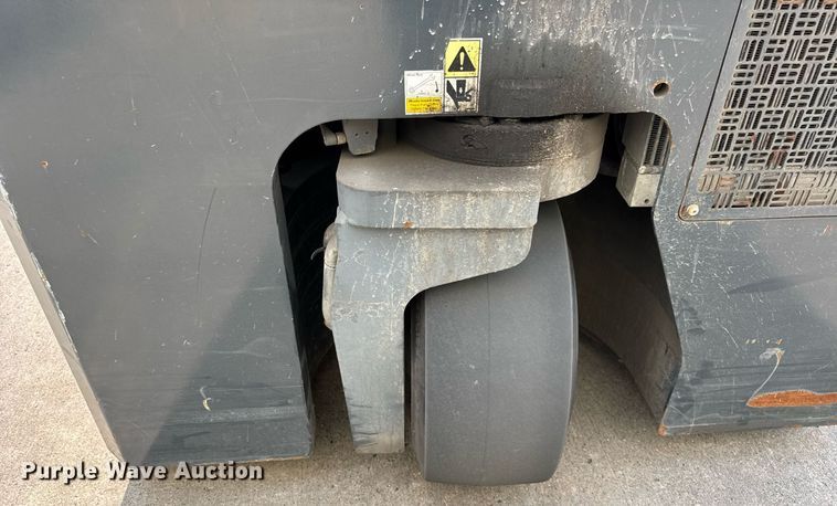 image for item DI9043 2015 CombiLift C6600CB forklift