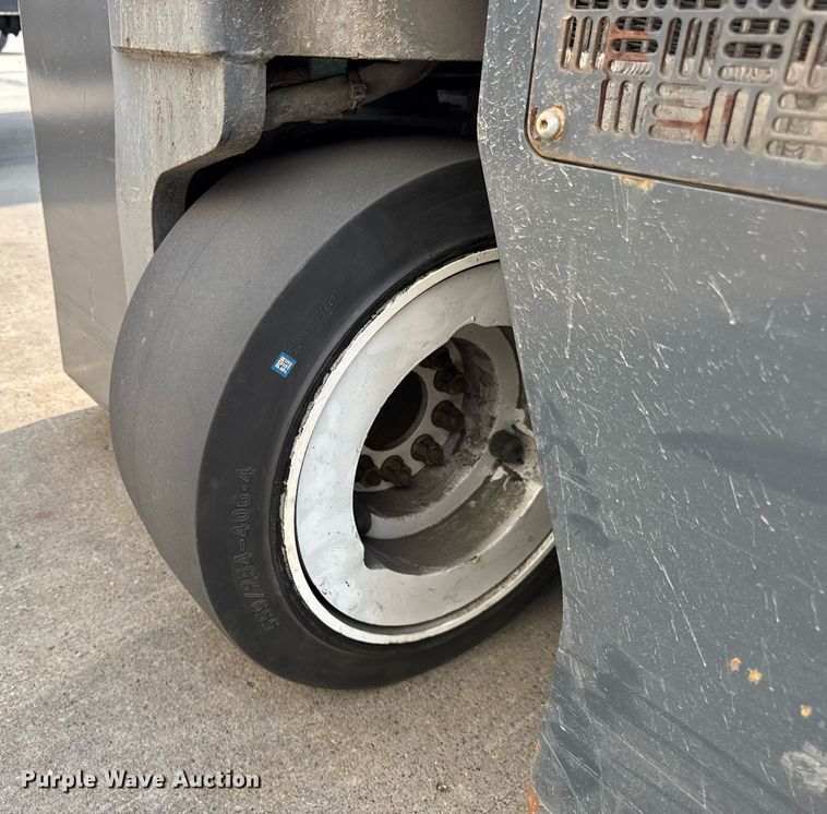 image for item DI9043 2015 CombiLift C6600CB forklift