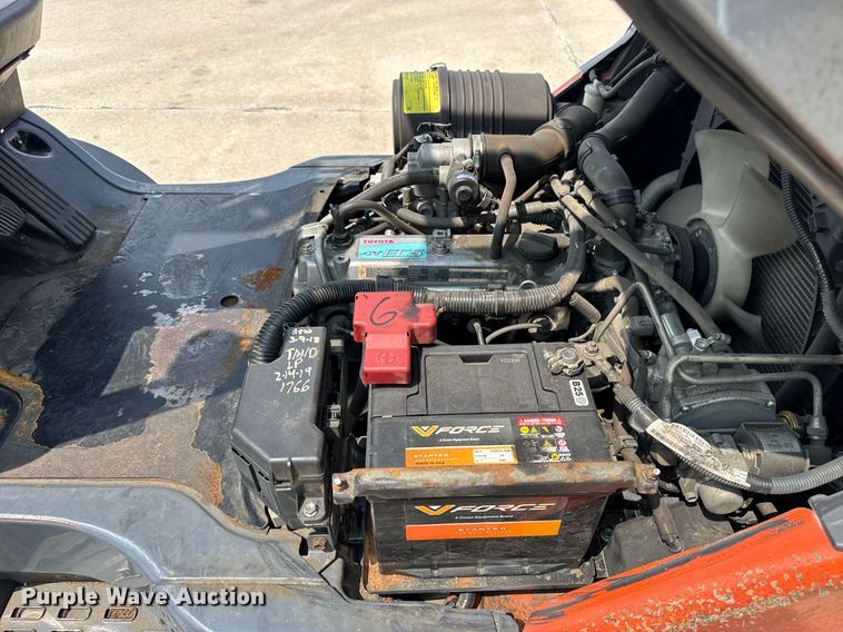 image for item DI9047 2018 Toyota 8FGCU32 forklift