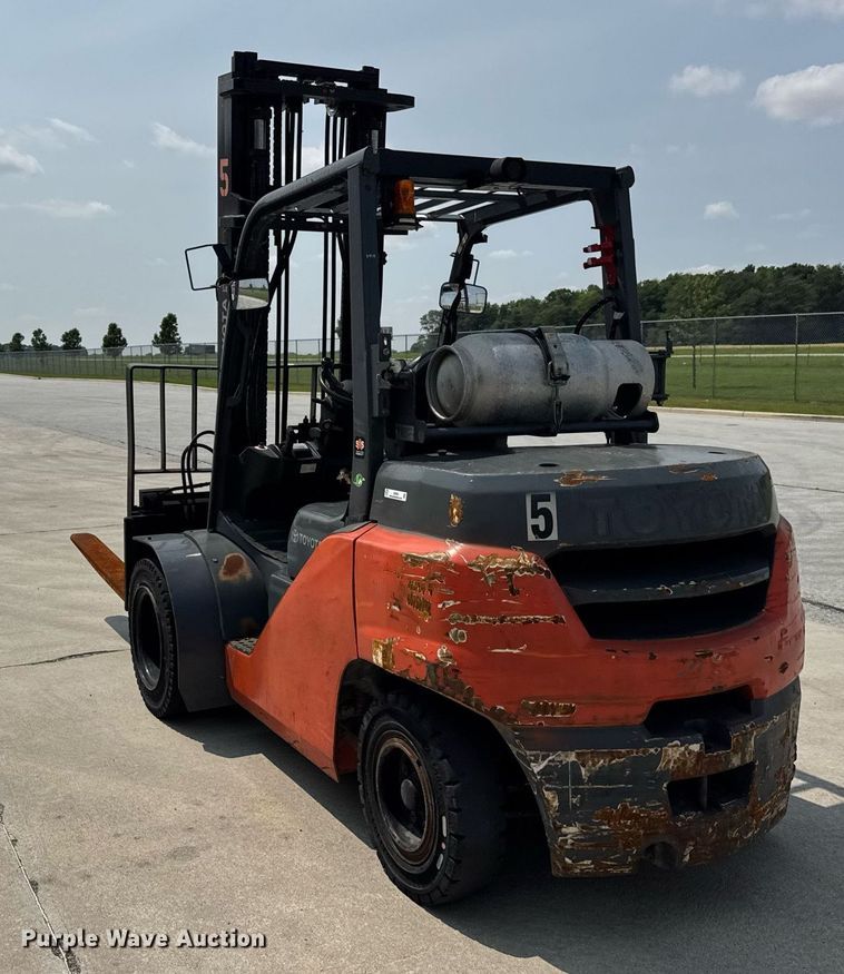 image for item DI9048 2018 Toyota 8FG40U forklift
