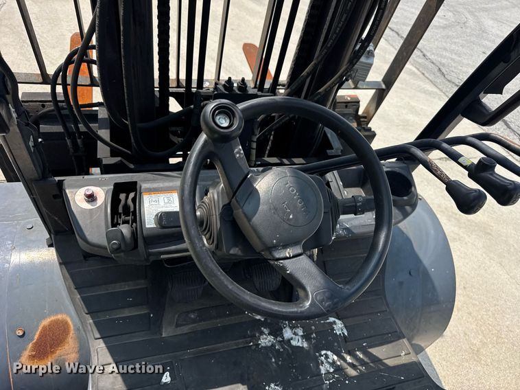 image for item DI9048 2018 Toyota 8FG40U forklift