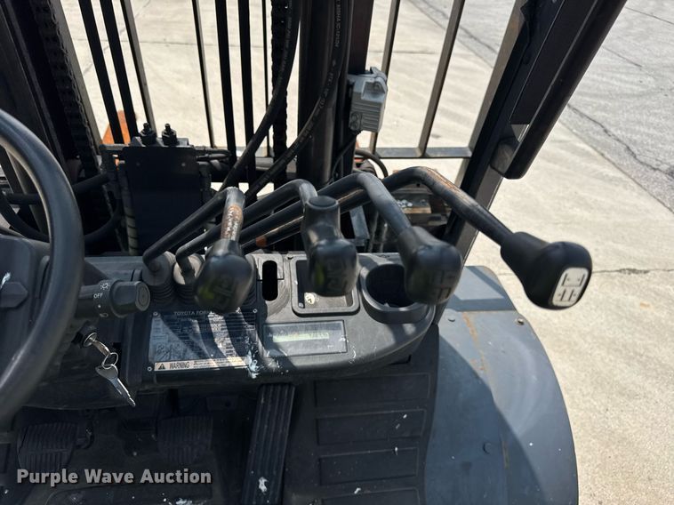 image for item DI9048 2018 Toyota 8FG40U forklift