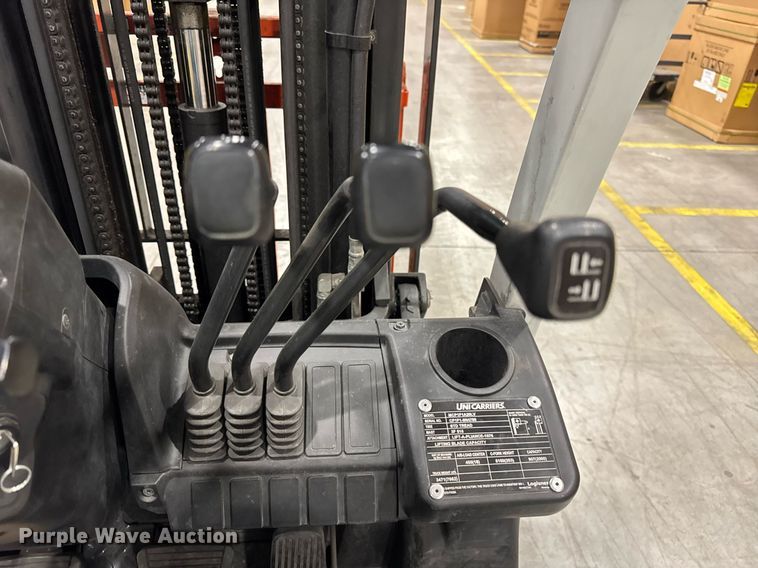 image for item DI9053 2015 Nissan CFS40 forklift