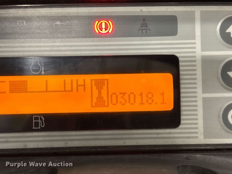 image for item DI9053 2015 Nissan CFS40 forklift