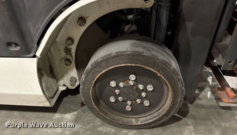 image for item DI9053 2015 Nissan CFS40 forklift