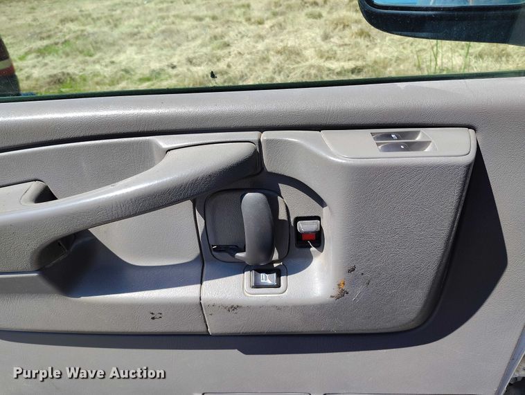 image for item DP4988 2013 Chevrolet Express van