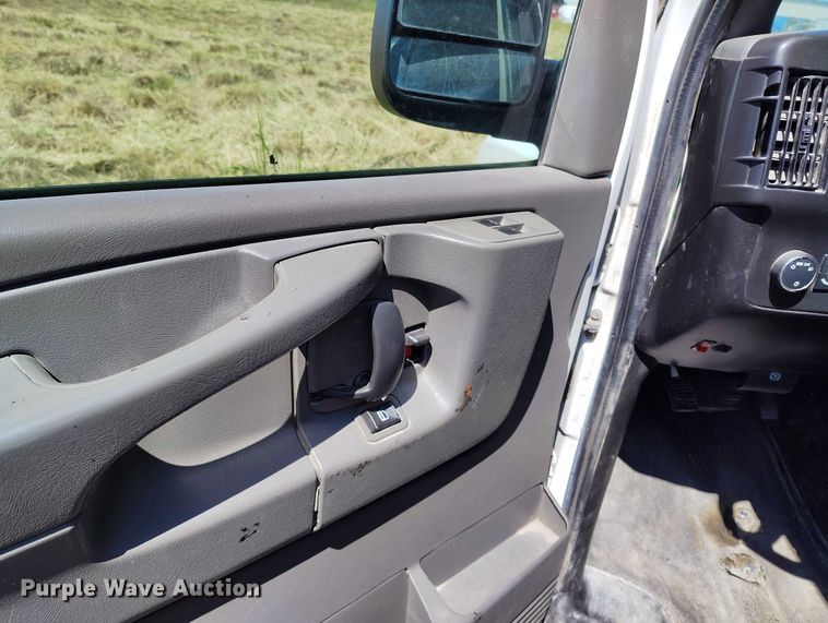 image for item DP4988 2013 Chevrolet Express van