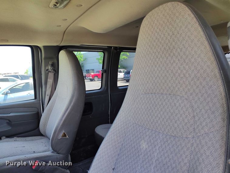 image for item DP4988 2013 Chevrolet Express van