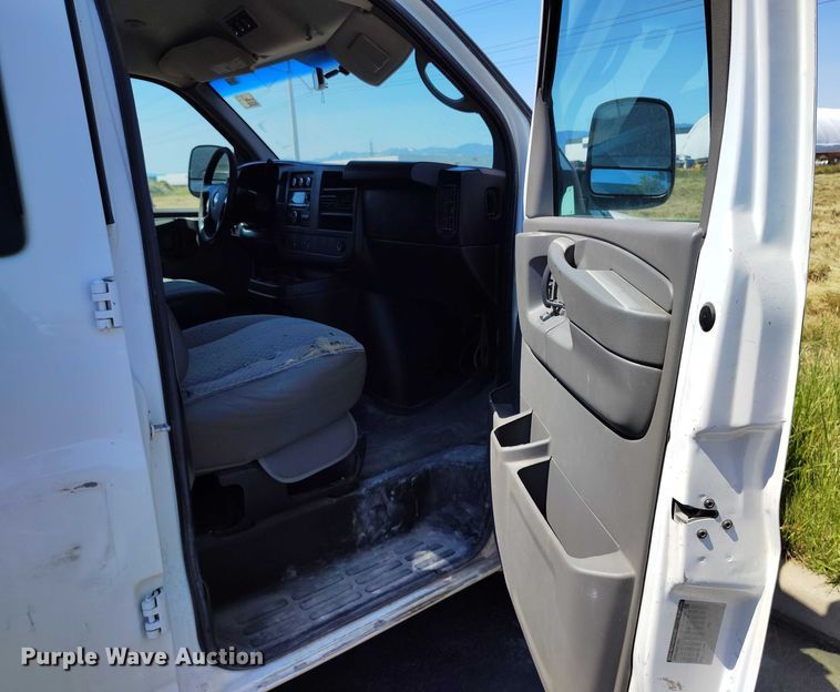 image for item DP4988 2013 Chevrolet Express van