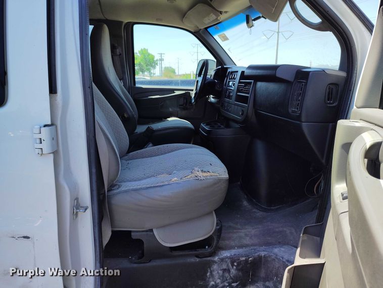 image for item DP4988 2013 Chevrolet Express van