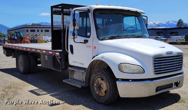 image for item DP4989 2007 Freightliner Business Class M2 flatbed truck