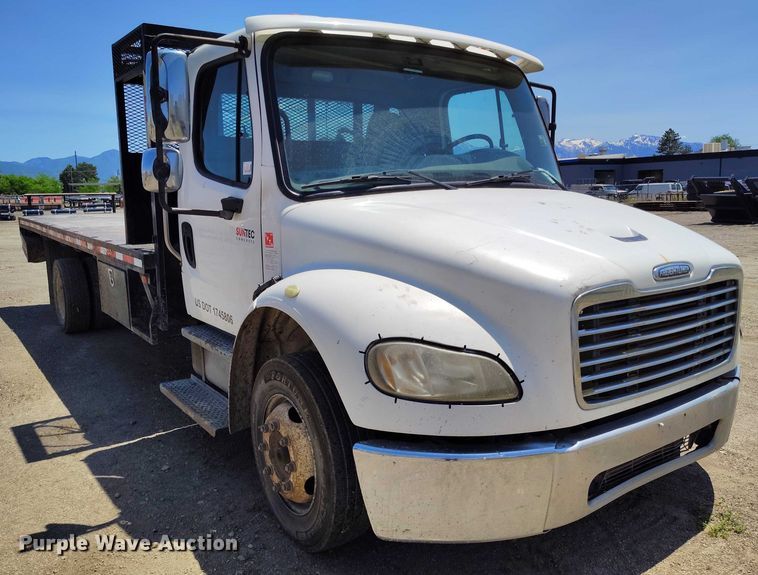 image for item DP4989 2007 Freightliner Business Class M2 flatbed truck