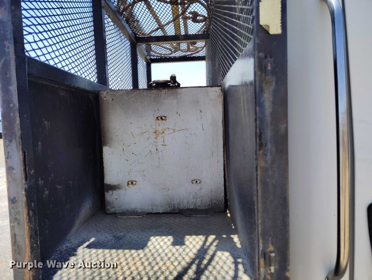 image for item DP4989 2007 Freightliner Business Class M2 flatbed truck