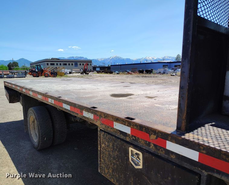 image for item DP4989 2007 Freightliner Business Class M2 flatbed truck