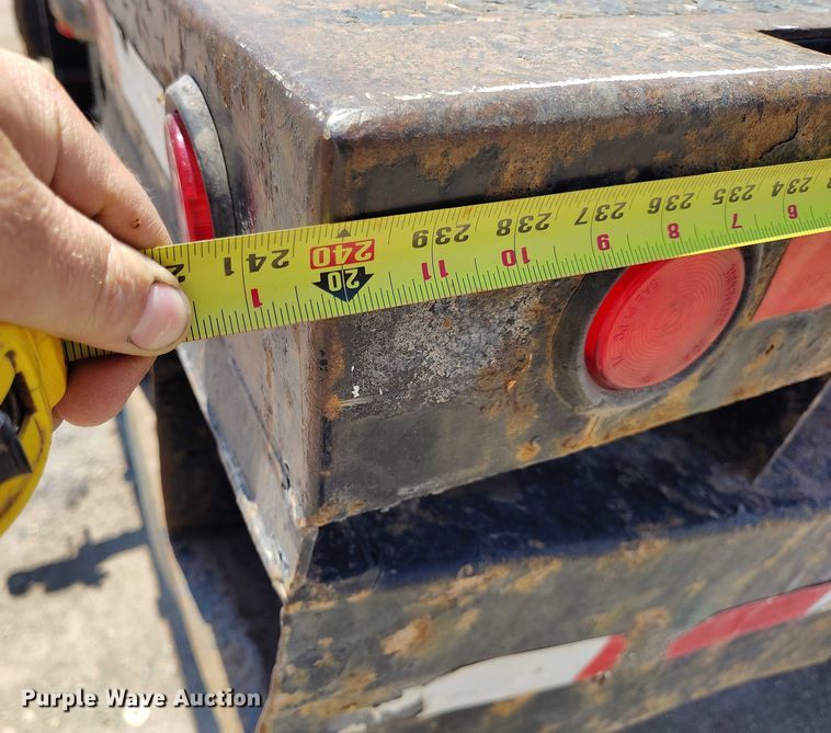 image for item DP4989 2007 Freightliner Business Class M2 flatbed truck