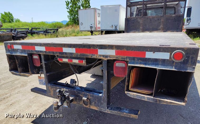 image for item DP4989 2007 Freightliner Business Class M2 flatbed truck