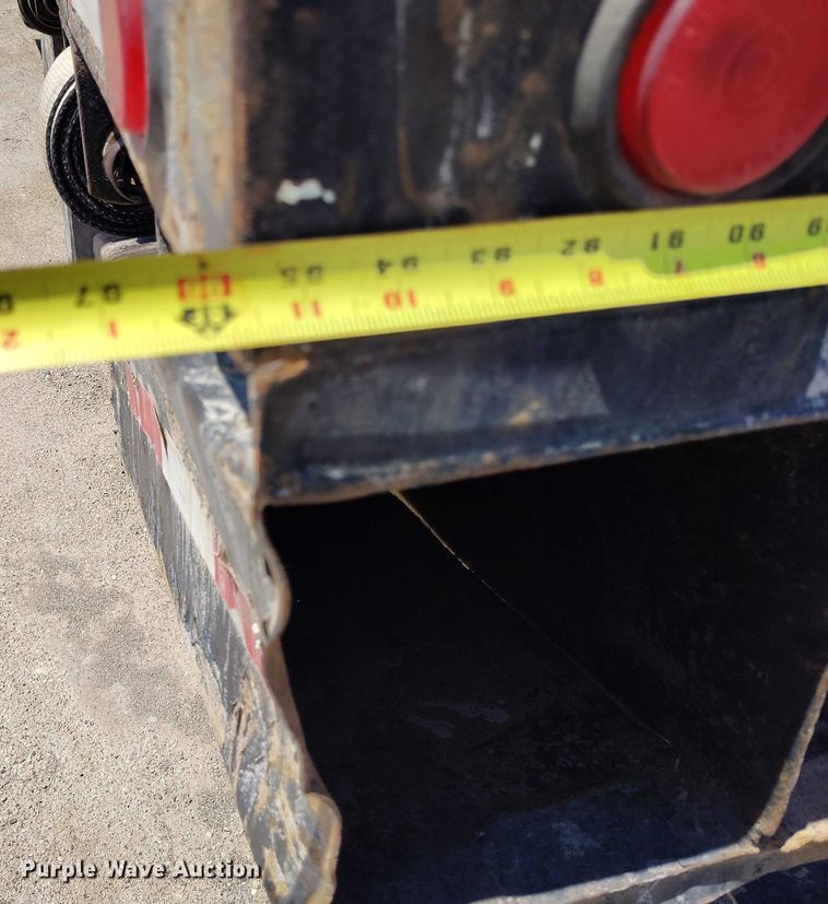 image for item DP4989 2007 Freightliner Business Class M2 flatbed truck