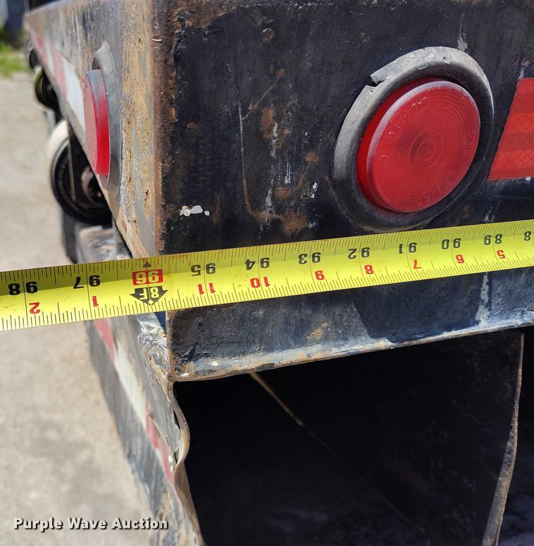 image for item DP4989 2007 Freightliner Business Class M2 flatbed truck