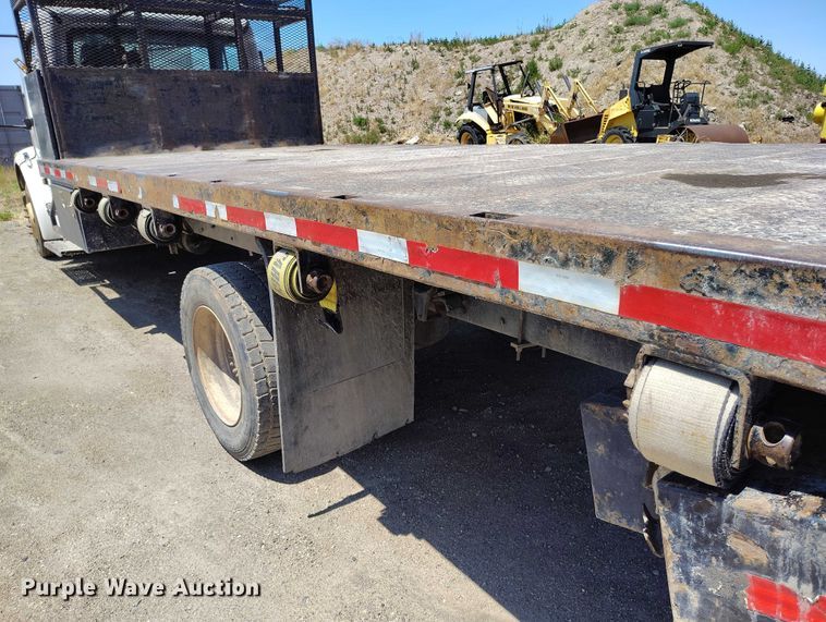 image for item DP4989 2007 Freightliner Business Class M2 flatbed truck