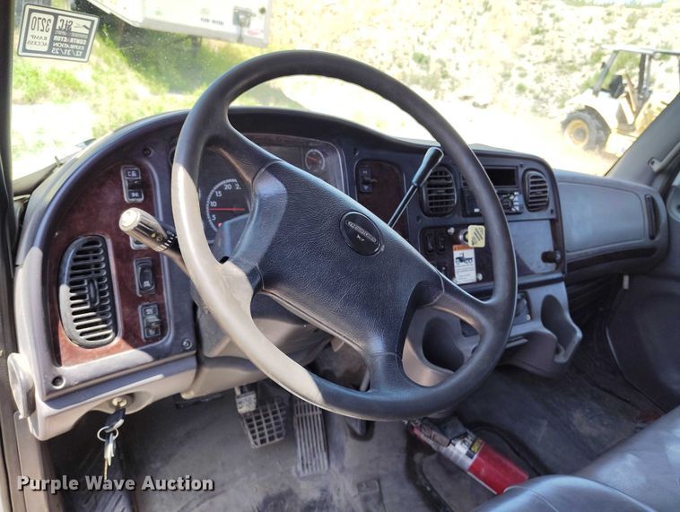 image for item DP4989 2007 Freightliner Business Class M2 flatbed truck