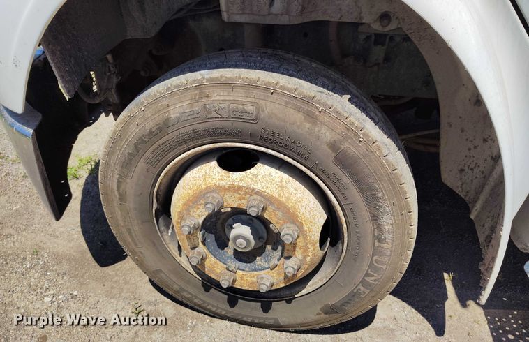 image for item DP4989 2007 Freightliner Business Class M2 flatbed truck