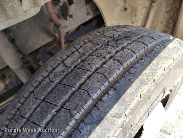 image for item DP4989 2007 Freightliner Business Class M2 flatbed truck