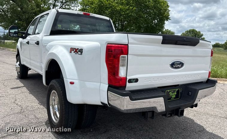 image for item DS3741 2019 Ford F350 Super Duty XL Crew Cab pickup truck