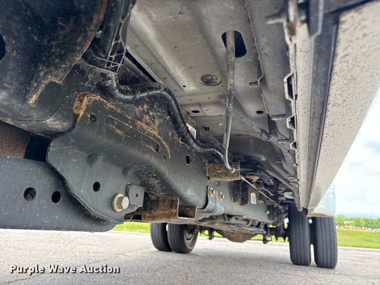 image for item DS3741 2019 Ford F350 Super Duty XL Crew Cab pickup truck