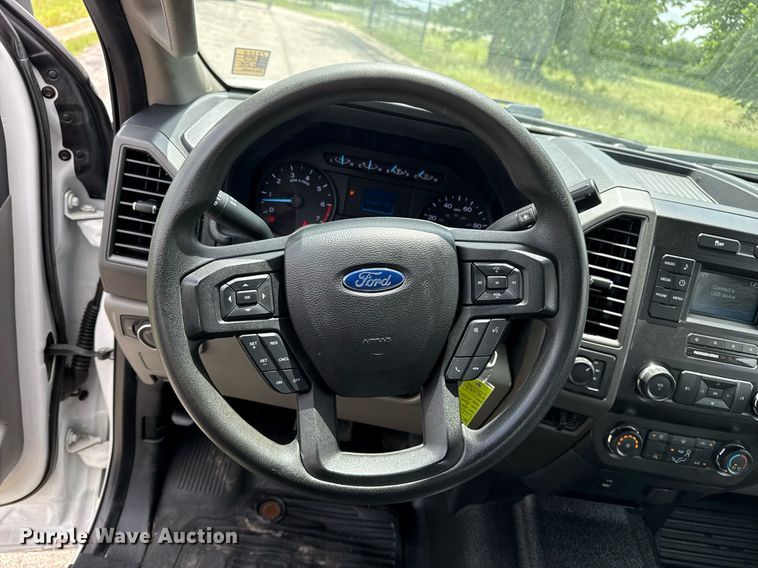 image for item DS3741 2019 Ford F350 Super Duty XL Crew Cab pickup truck