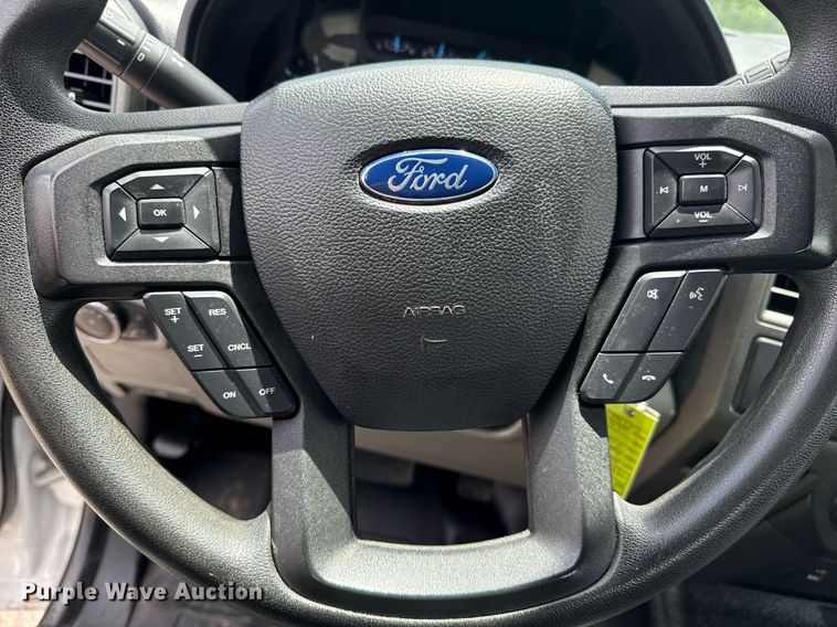 image for item DS3741 2019 Ford F350 Super Duty XL Crew Cab pickup truck