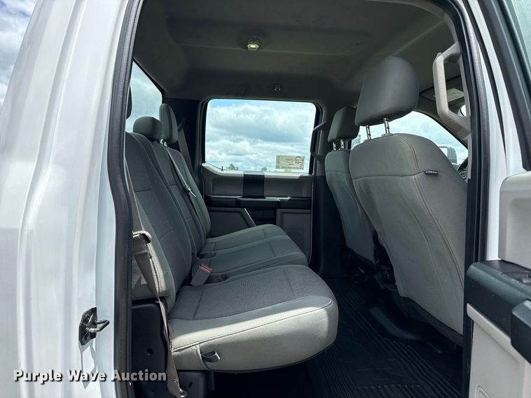 image for item DS3741 2019 Ford F350 Super Duty XL Crew Cab pickup truck