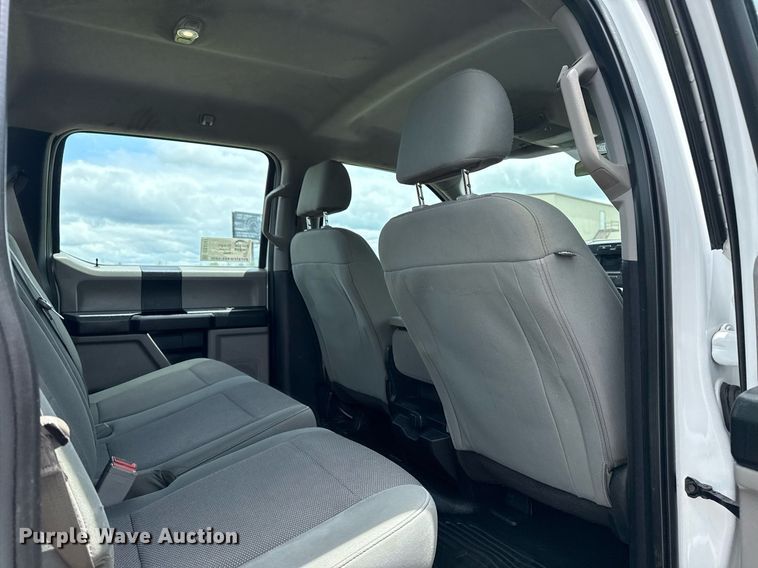 image for item DS3741 2019 Ford F350 Super Duty XL Crew Cab pickup truck