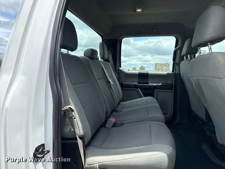 image for item DS3741 2019 Ford F350 Super Duty XL Crew Cab pickup truck