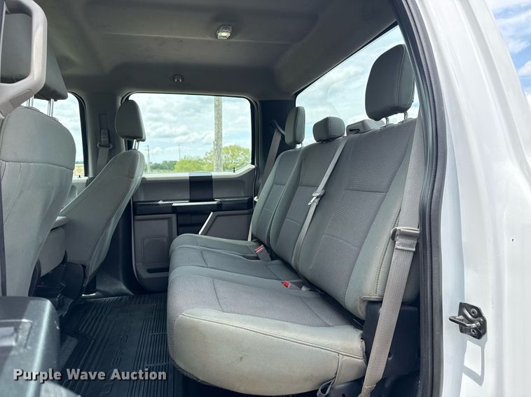 image for item DS3741 2019 Ford F350 Super Duty XL Crew Cab pickup truck