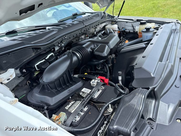 image for item DS3741 2019 Ford F350 Super Duty XL Crew Cab pickup truck