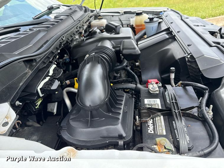 image for item DS3741 2019 Ford F350 Super Duty XL Crew Cab pickup truck