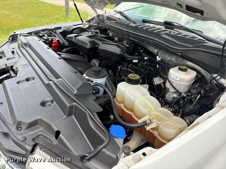 image for item DS3741 2019 Ford F350 Super Duty XL Crew Cab pickup truck