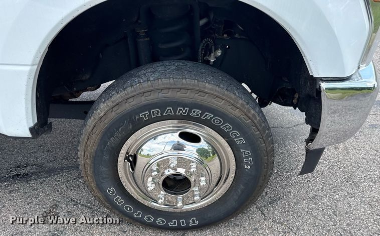 image for item DS3741 2019 Ford F350 Super Duty XL Crew Cab pickup truck