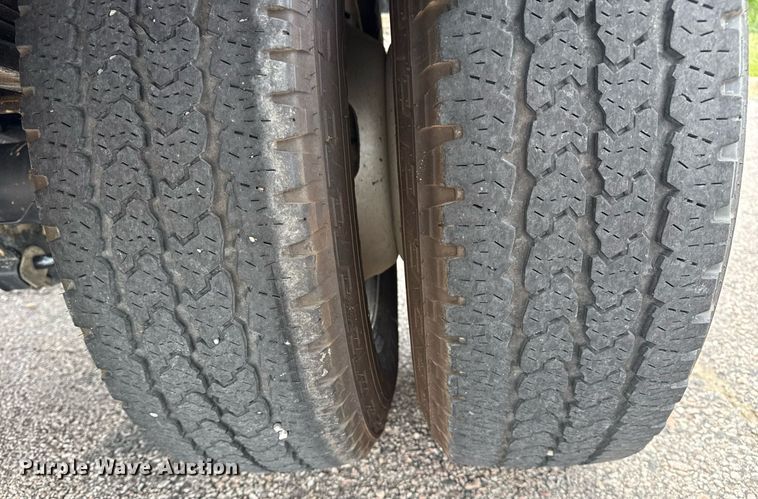 image for item DS3741 2019 Ford F350 Super Duty XL Crew Cab pickup truck