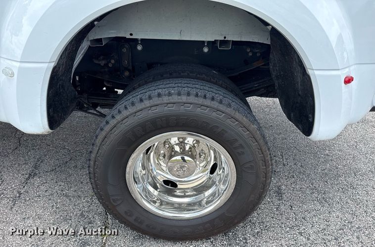 image for item DS3741 2019 Ford F350 Super Duty XL Crew Cab pickup truck