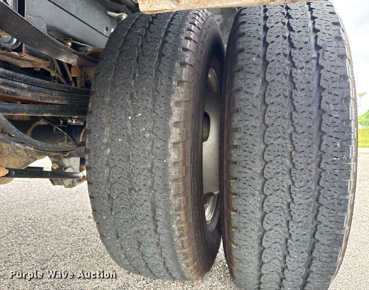 image for item DS3741 2019 Ford F350 Super Duty XL Crew Cab pickup truck