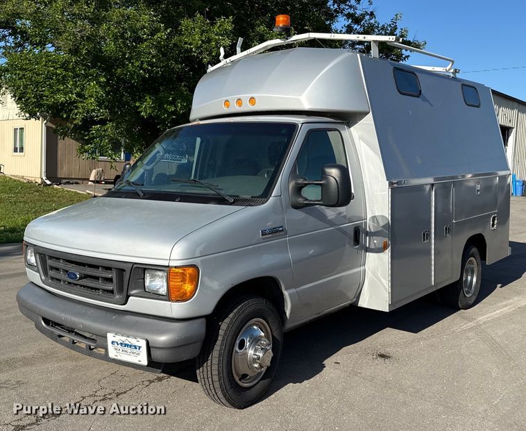 2006 Ford E350 Super Duty utility van in Lansing, KS | Item DS4343 sold ...