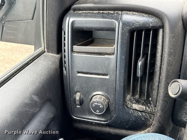 image for item DS4353 2018 GMC Sierra 1500 pickup truck