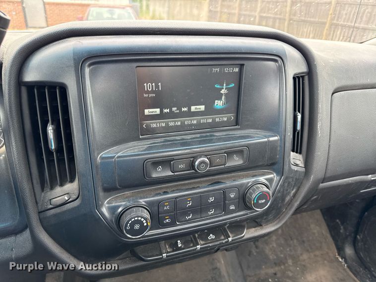 image for item DS4353 2018 GMC Sierra 1500 pickup truck