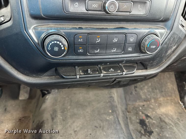 image for item DS4353 2018 GMC Sierra 1500 pickup truck