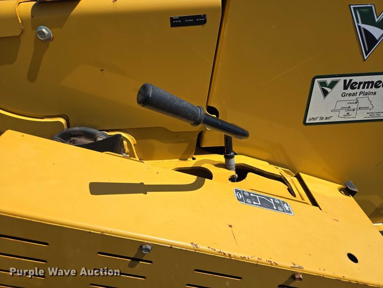 image for item DT4903 2012 Vermeer BC1000XL wood chipper