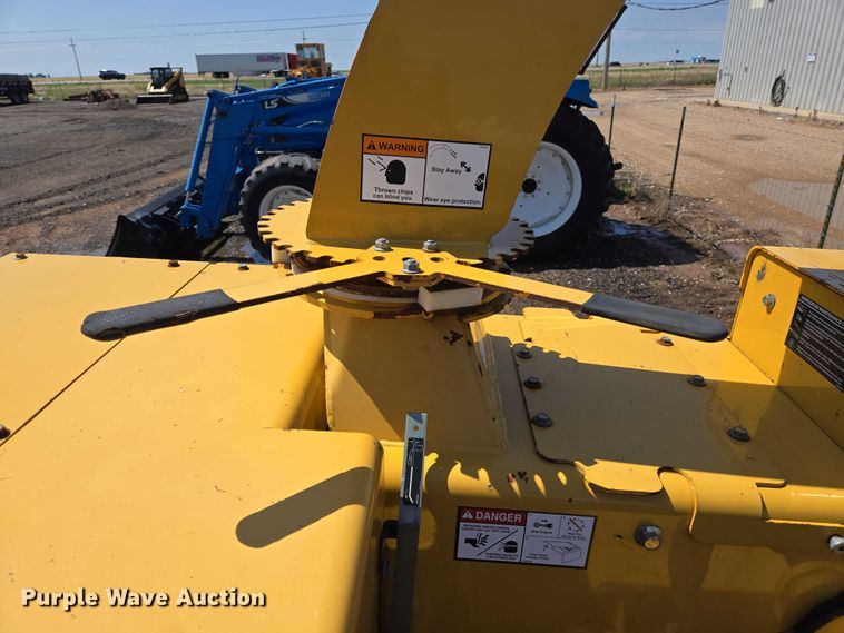 image for item DT4903 2012 Vermeer BC1000XL wood chipper