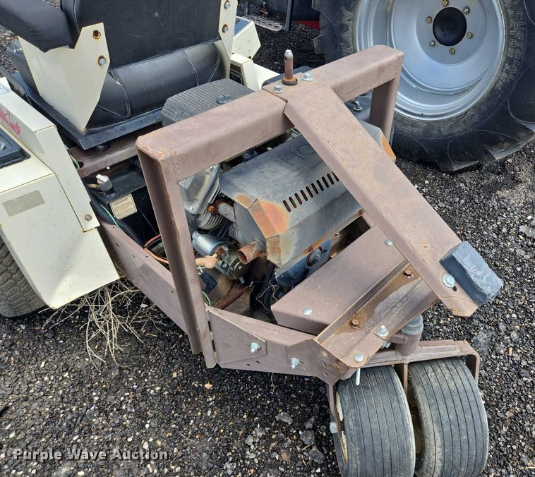 image for item DT4912 1997 Grasshopper 725k ZTR lawn mower